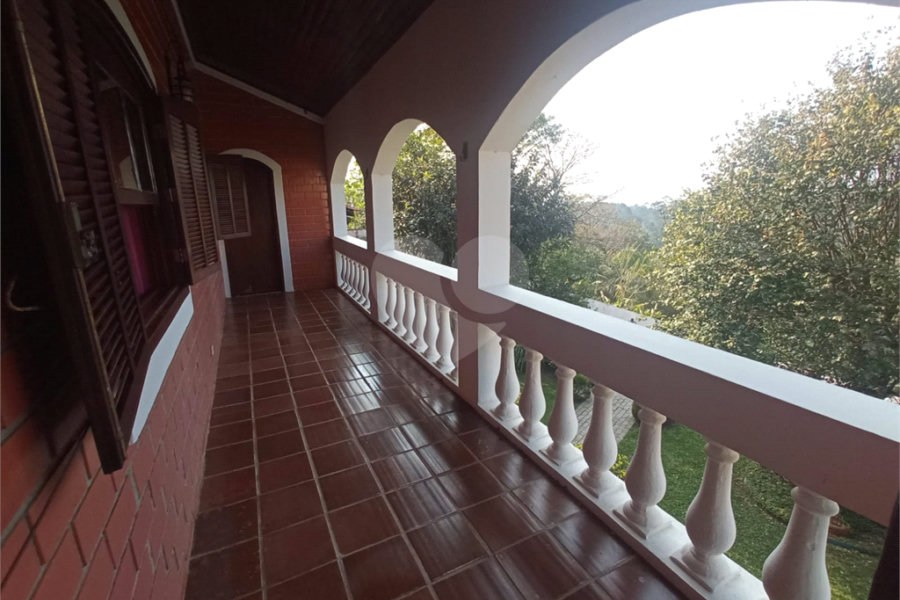 Casa à venda com 4 quartos, sendo 1 suíte, no condomínio Alpes da Cantareira, Mairiporã - SP