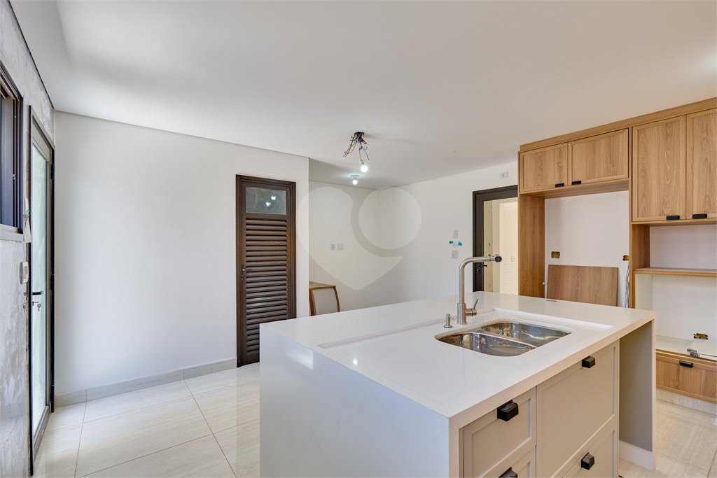 Casa Térrea à venda com 4 quartos, sendo 3 suítes, em Jardim Prudência, São Paulo, SP
