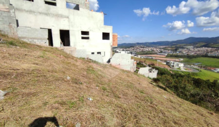 Terreno à venda no condomínio **alto da Floresta**, Bom Jesus dos Perdões - SP