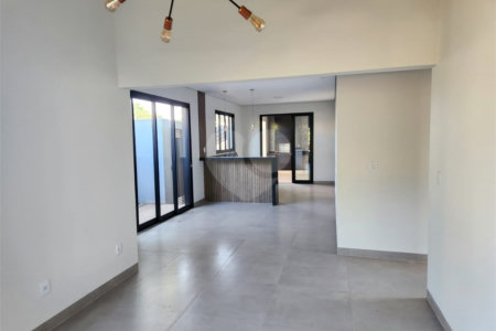 Casa à venda com 3 quartos, sendo 1 suíte, no condomínio Jd. Parque Alvorada, Araraquara - SP