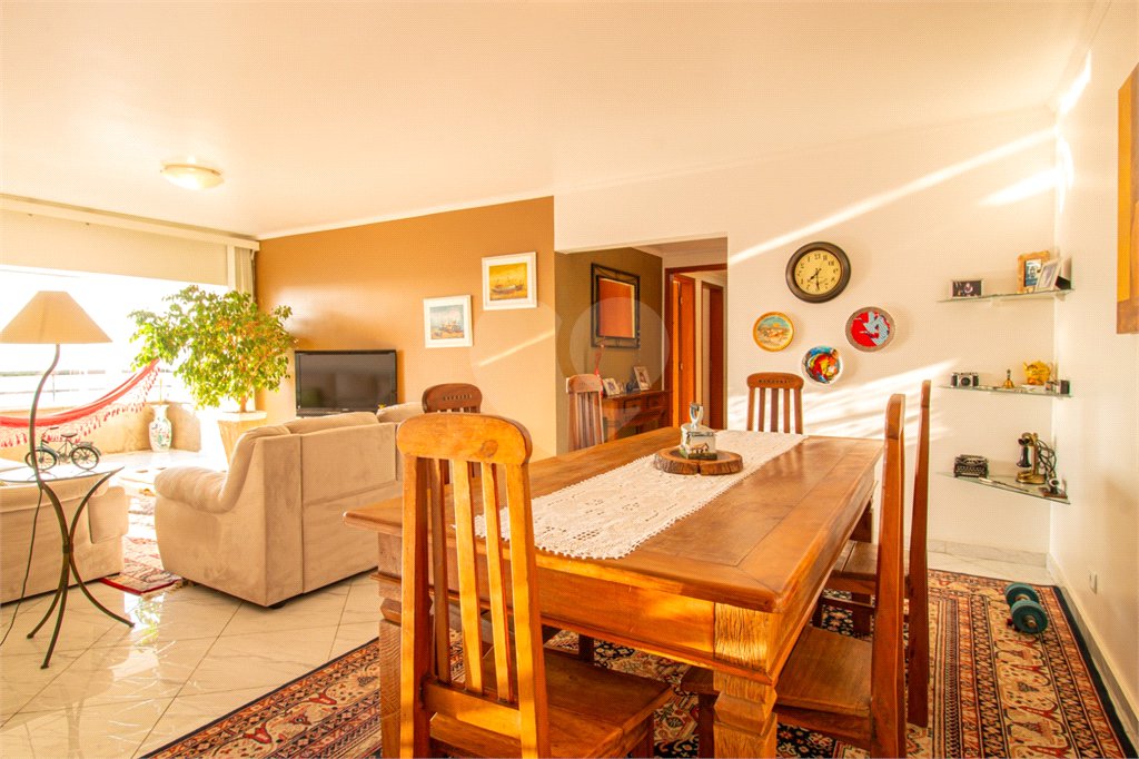 Apartamento à venda com 3 quartos, sendo 1 suíte, em Alto da Boa Vista, São Paulo, SP