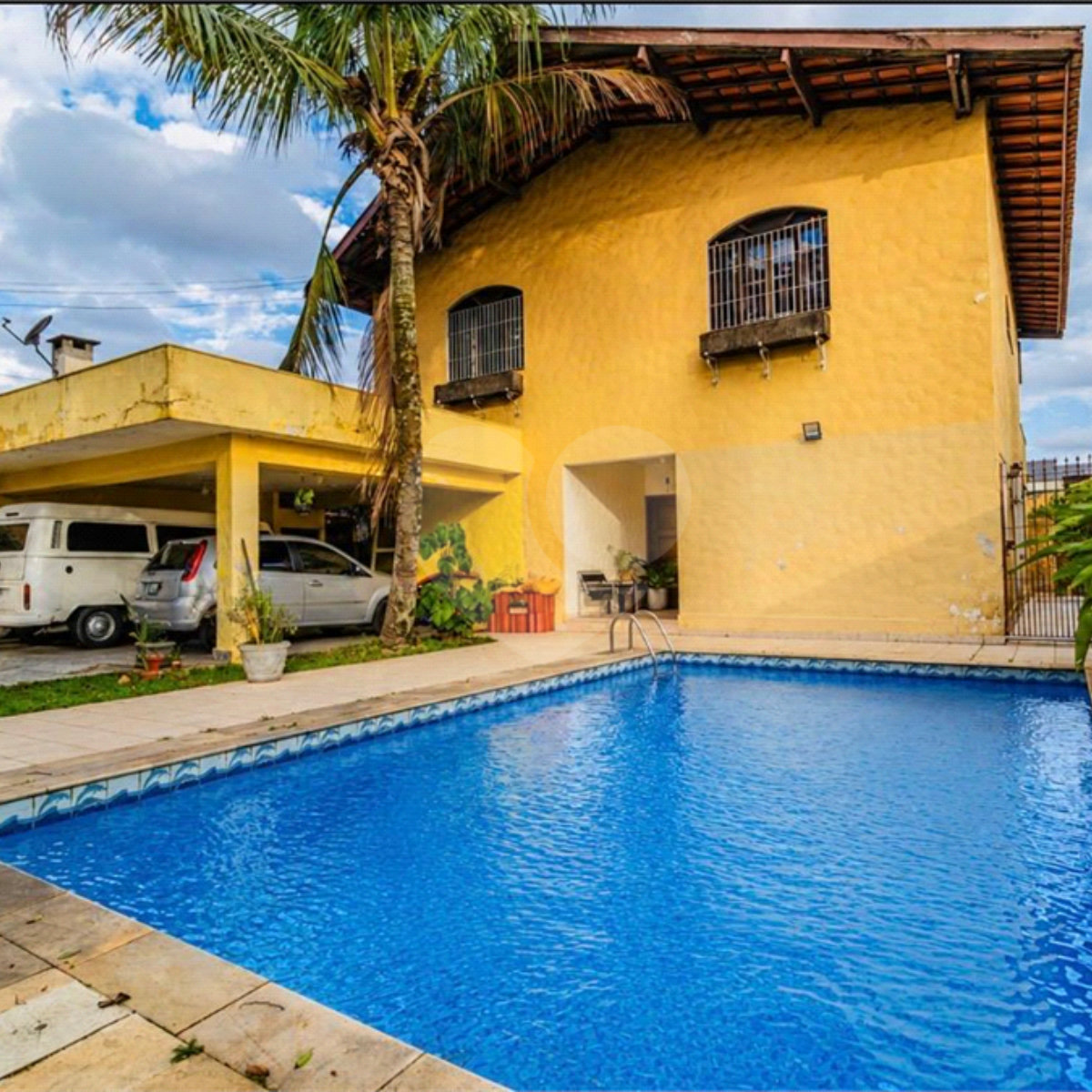 Casa à venda com 3 quartos, sendo 1 suíte, em Interlagos, São Paulo, SP