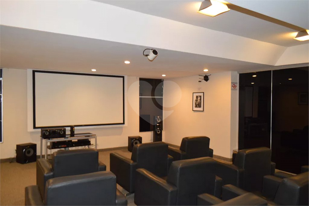 Apartamento à venda com 3 quartos, sendo 1 suíte,  em Vila Mariana, São Paulo, SP