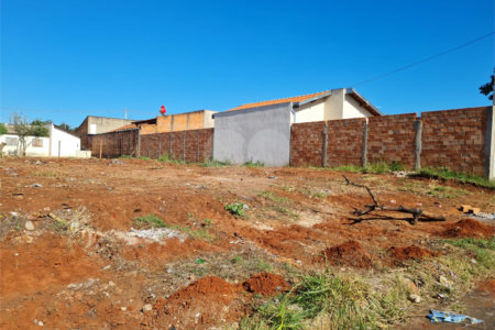 Terreno à venda em Parque das Hortências, Araraquara, SP