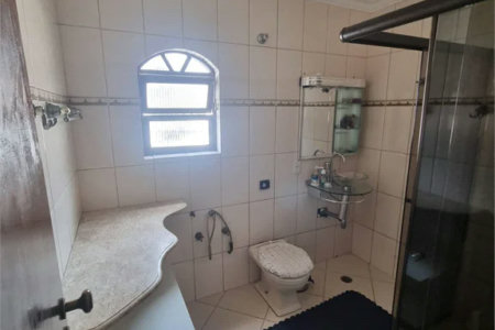 Casa à venda com 4 quartos, sendo 1 suíte, em Jardim Lídia, São Paulo, SP