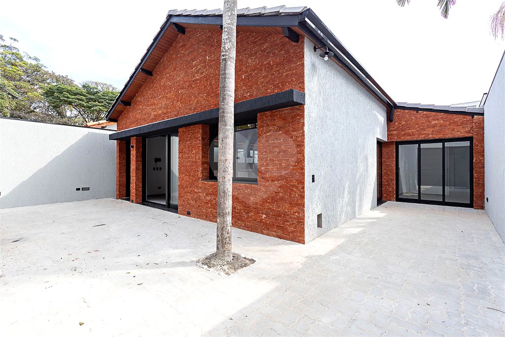 Casa Térrea à venda com 3 quartos, sendo 2 suítes, em Alto da Boa Vista, São Paulo, SP