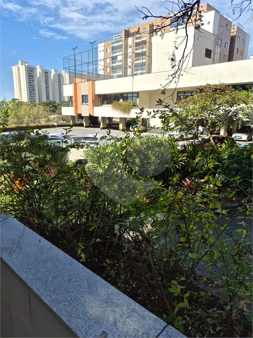 Apartamento à venda com 3 quartos, sendo 1 suíte,  em Cidade São Francisco, São Paulo, SP