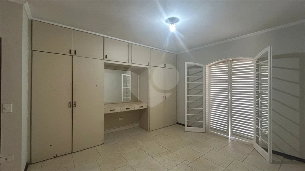 Venda Casa com 4 Dormitórios no Parque Santa Cecília