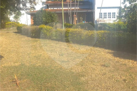 Excelente sítio, localizado no Jardim Tangará