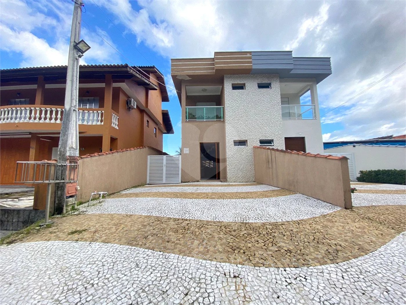 Casa à venda com 4 quartos, sendo 2 suítes,  em Morada da Praia, Bertioga, SP