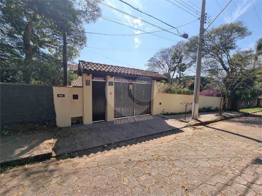 Casa à venda com 4 quartos, sendo 2 suítes, em Bosque, Vinhedo, SP