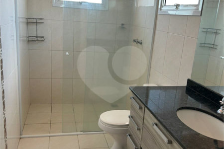 Casa à venda com 3 suítes no condomínio Terras de São Francisco, Vinhedo - SP