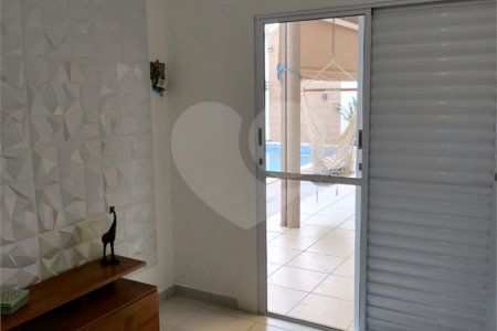 Casa à venda com 3 quartos, sendo 1 suíte, no condomínio Campos do Conde I, Paulínia - SP