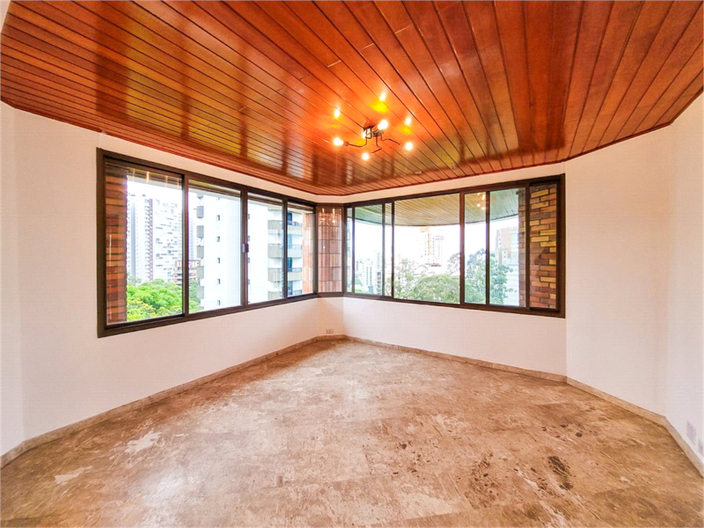 Apartamento à venda com 4 suítes em Vila Suzana, São Paulo, SP