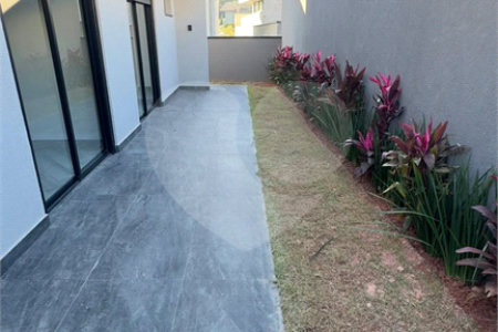Casa à venda com 3 suítes no condomínio Vale das Águas, Bragança Paulista - SP