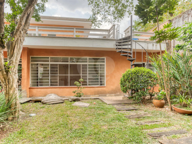 Casa à venda ou para alugar com 3 quartos, sendo 1 suíte,  em Brooklin Velho, São Paulo, SP