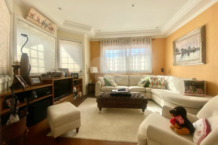 Casa à venda com 4 quartos, sendo 3 suítes, em Jardim Maia, Guarulhos, SP