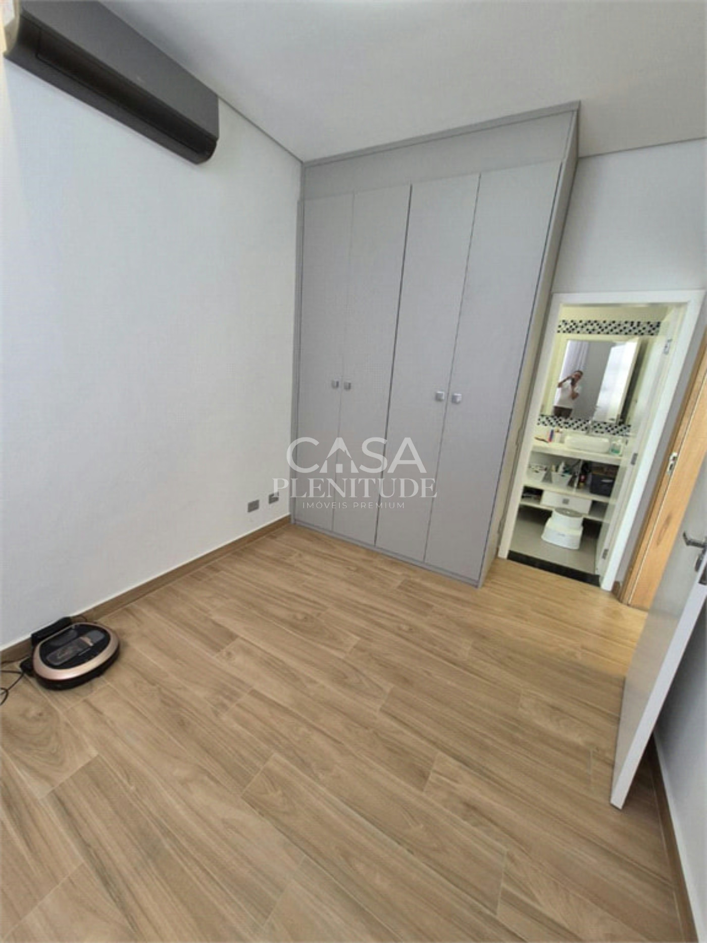 Casa em condomínio à venda com 4 quartos, sendo 3 suítes, em Iporanga, Sorocaba, SP