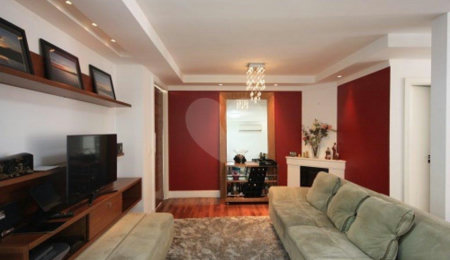 Casa à venda com 4 quartos, sendo 2 suítes,  no condomínio Melbourne Residence, São Paulo - SP