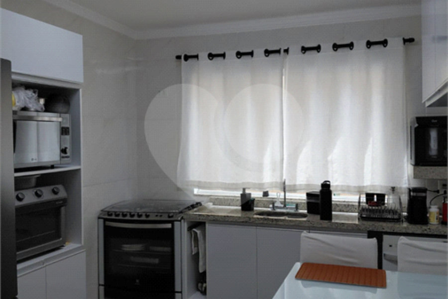 Casa à venda com 2 suítes no condomínio Residencial Guilhen, São Paulo - SP