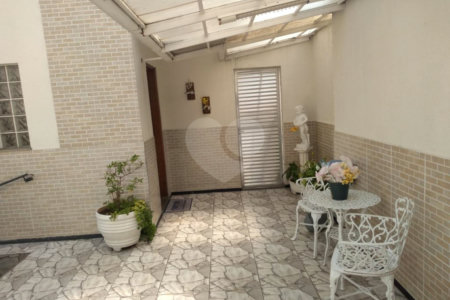 Casa à venda com 3 quartos, sendo 2 suítes, em Vila Dom Pedro I, São Paulo, SP