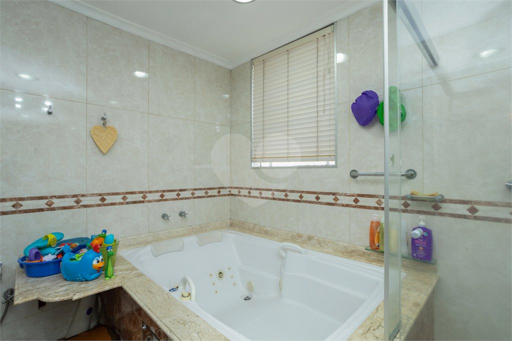 Sobrado à venda com 4 quartos, sendo 2 suítes, em Vila Madalena, São Paulo, SP