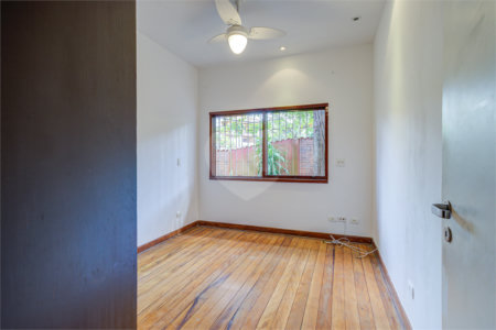 Casa Térrea à venda ou para alugar com 5 quartos, sendo 1 suíte, em Jardim Marajoara, São Paulo, SP
