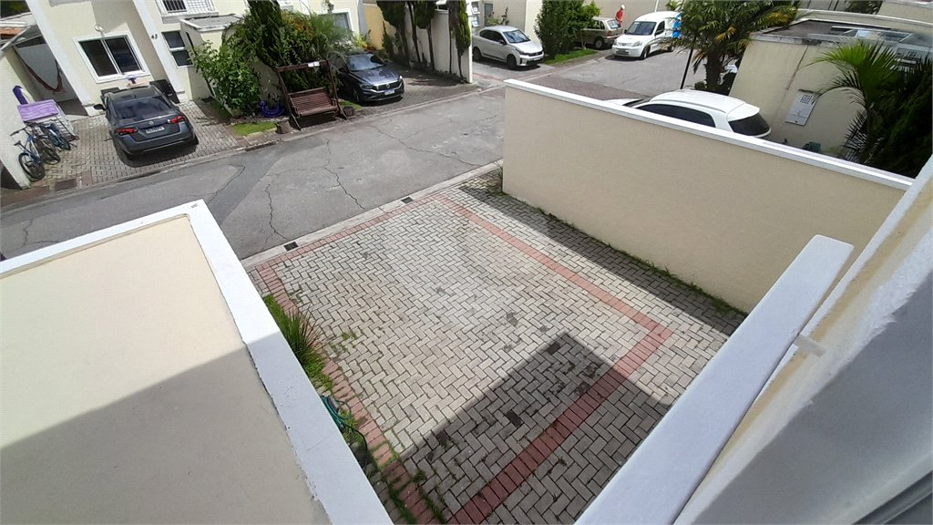 Casa à venda com 3 quartos, sendo 1 suíte, no condomínio Residencial Jardins, São Bernardo do Campo - SP