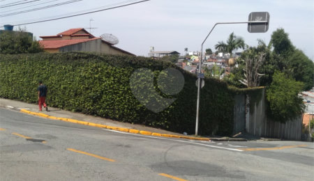 Casa à venda com 3 quartos, sendo 1 suíte,  em Vila Oliveira, Mogi das Cruzes, SP