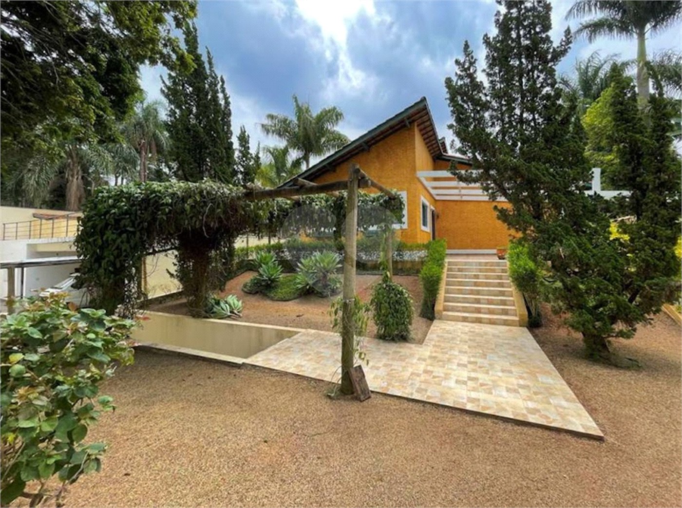 Casa à venda com 4 suítes no condomínio Miollo da Granja, Cotia - SP