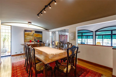 Casa à venda com 4 quartos, sendo 2 suítes, em Jardim Everest, São Paulo, SP