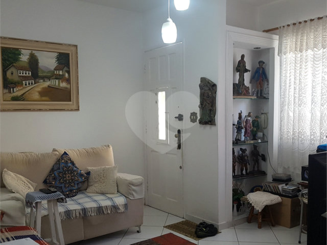 Casa de Vila à venda com 4 quartos, sendo 1 suíte,  em Santana, São Paulo, SP