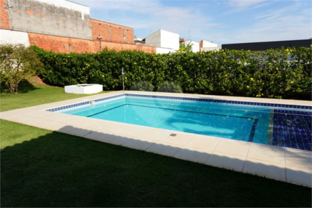 Casa para alugar com 4 quartos, sendo 2 suítes, no condomínio Mont Serrat, Salto - SP
