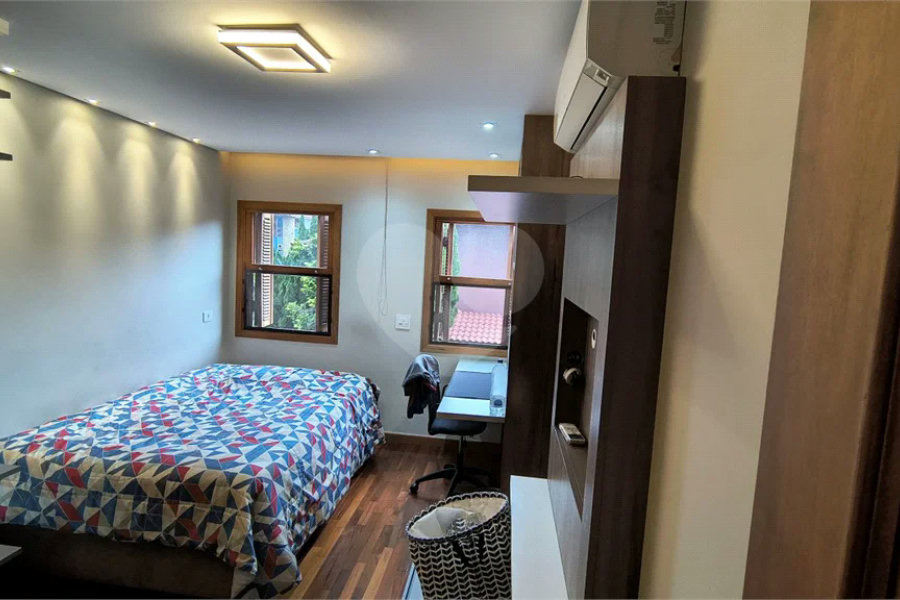 Casa à venda com 4 quartos, sendo 3 suítes, no condomínio Da Serra, São Paulo - SP