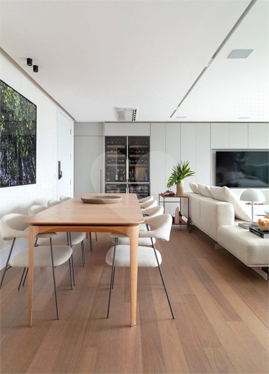 Apartamento à venda com 3 suítes em Cerqueira César, São Paulo, SP