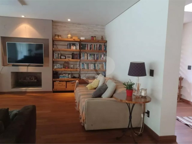 Casa Térrea à venda com 3 suítes em Alto da Boa Vista, São Paulo, SP