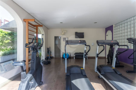 Apartamento à venda com 3 quartos, sendo 1 suíte, em Santo Amaro, São Paulo, SP
