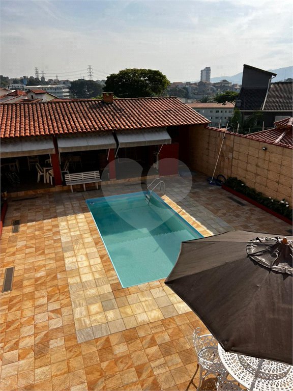 Sobrado à venda com 3 quartos, sendo 2 suítes,  em Alto Ipiranga, Mogi das Cruzes, SP