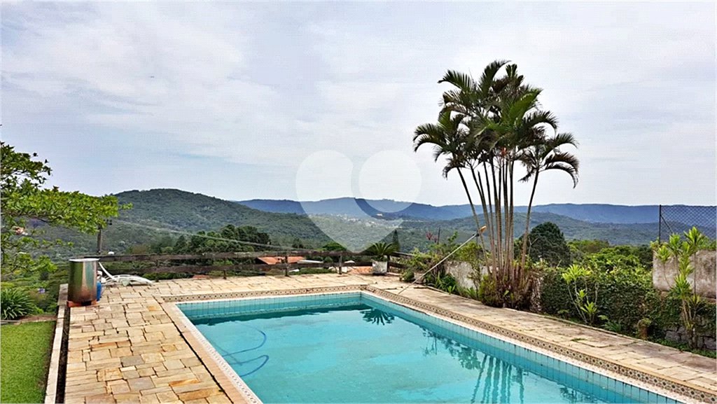 Casa à venda com 6 quartos, sendo 3 suítes, em Serra da Cantareira, Mairiporã, SP