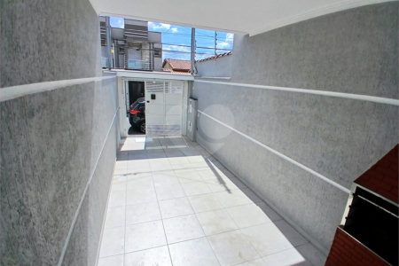 Sobrado à venda com 3 quartos, sendo 1 suíte,  em Parque Vitória, São Paulo, SP