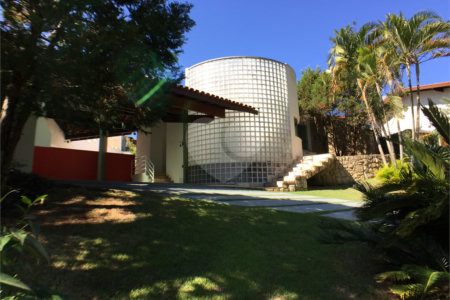 Casa à venda com 4 suítes no condomínio Estância Marambaia, Vinhedo - SP