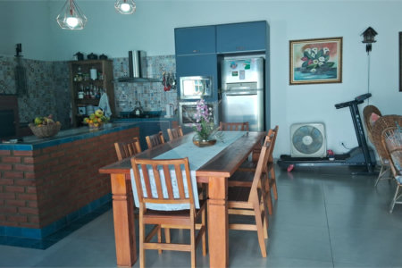 Casa à venda com 5 quartos, sendo 1 suíte, no condomínio Village da Serra, Araçoiaba da Serra - SP