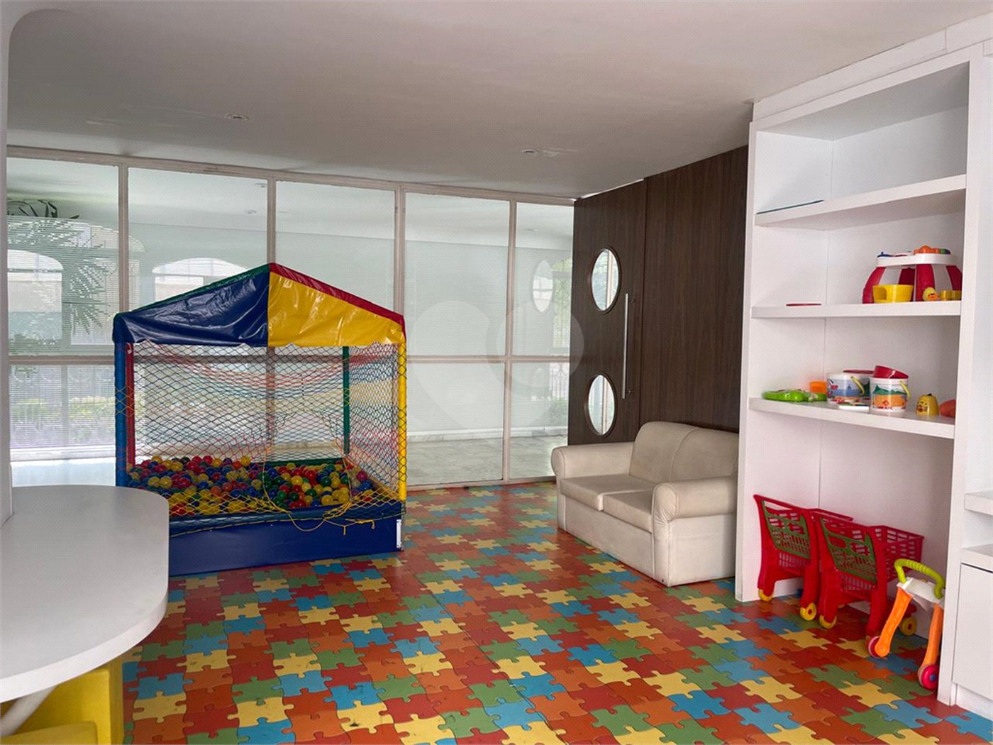 Apartamento à venda com 3 quartos, sendo 2 suítes,  em Bela Vista, São Paulo, SP