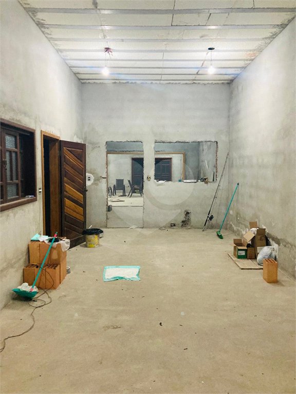 Casa à venda com 3 suítes no condomínio Lagoinha, Jacareí - SP