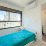 Apartamento de 03 dormitórios sendo 02 suítes com 02 vagas de garagem.