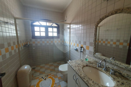 Casa à venda com 4 quartos, sendo 1 suíte, no condomínio Parque São Gabriel, Itatiba - SP