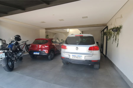 Casa à venda com 3 suítes em Vila Nastri, Itapetininga, SP