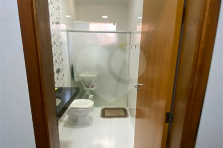 Casa à venda com 3 quartos, sendo 1 suíte, em Ipê, Três Lagoas, MS
