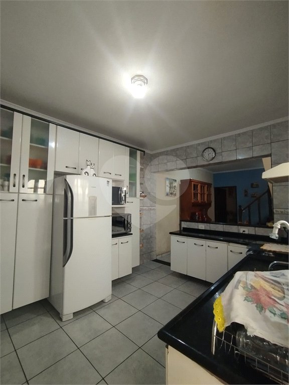 Sobrado à venda com 3 quartos, sendo 1 suíte, em Biritiba, Poá, SP