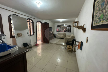Sobrado à venda com 3 quartos, sendo 1 suíte,  em Jardim Prudência, São Paulo, SP